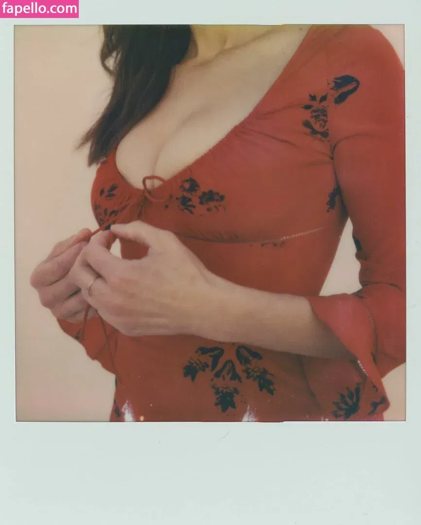 Rainey Qualley Onlyfans Photo Gallery 