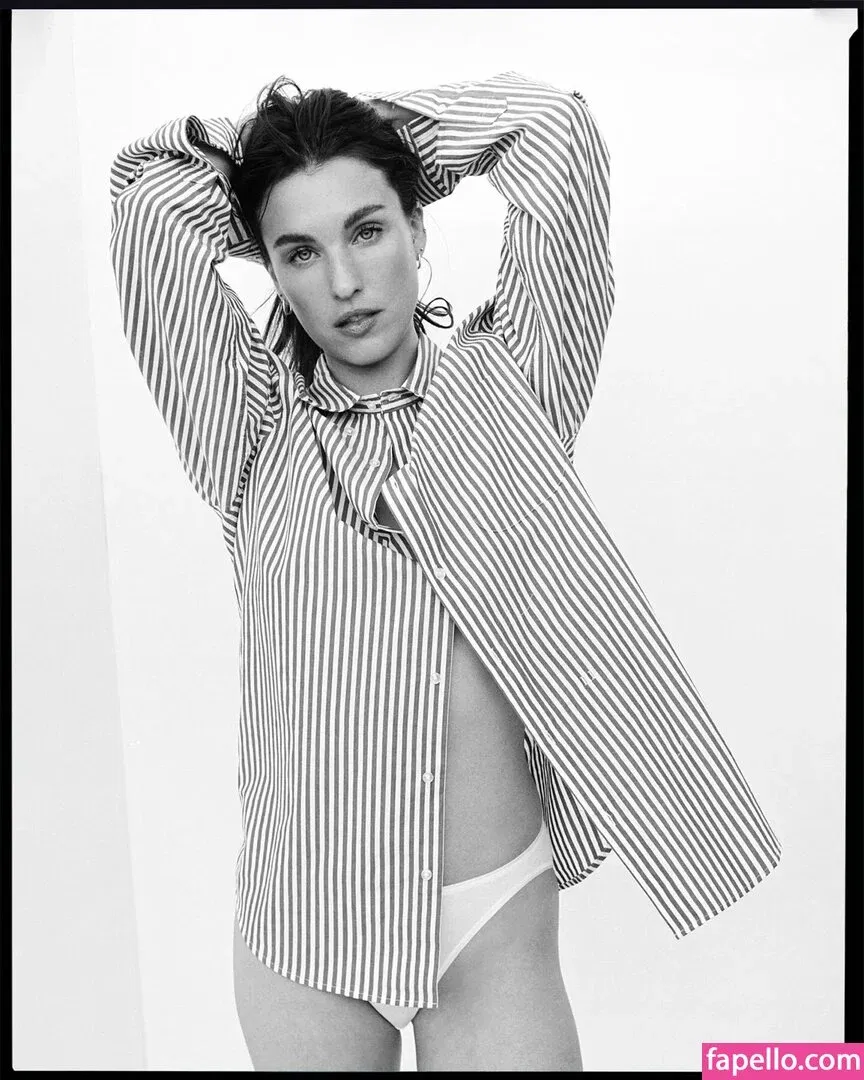 Rainey Qualley Onlyfans Photo Gallery 