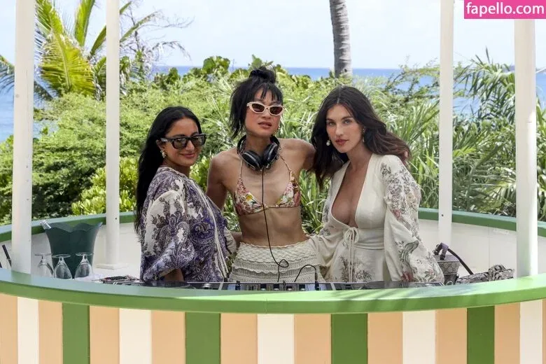 Rainey Qualley Onlyfans Photo Gallery 