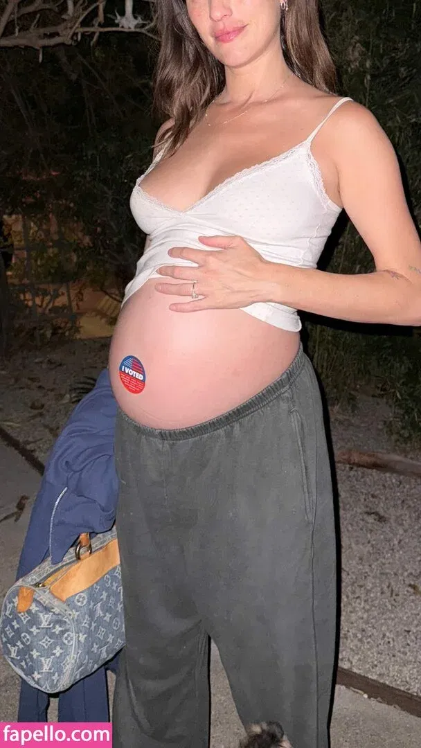 Rainey Qualley Onlyfans Photo Gallery 