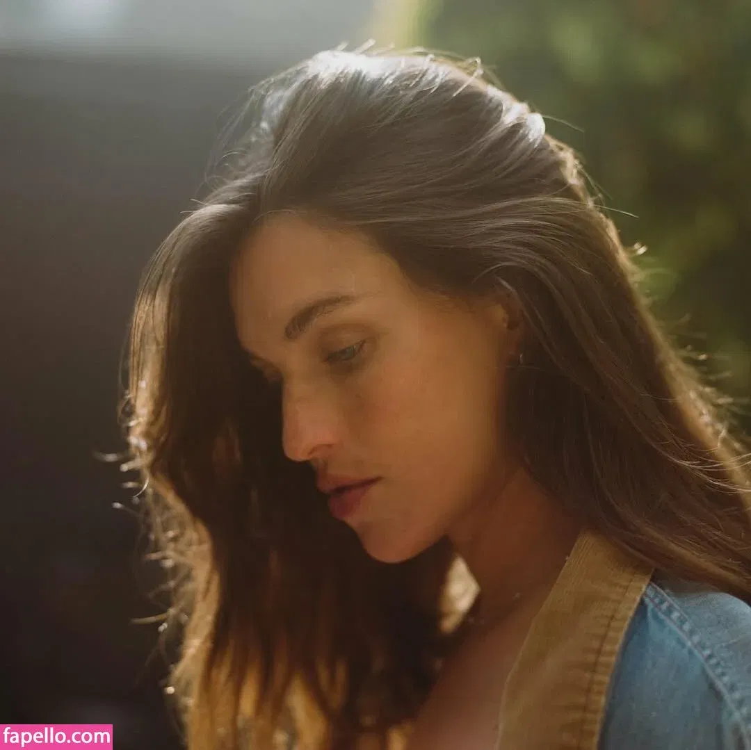 Rainey Qualley Onlyfans Photo Gallery 