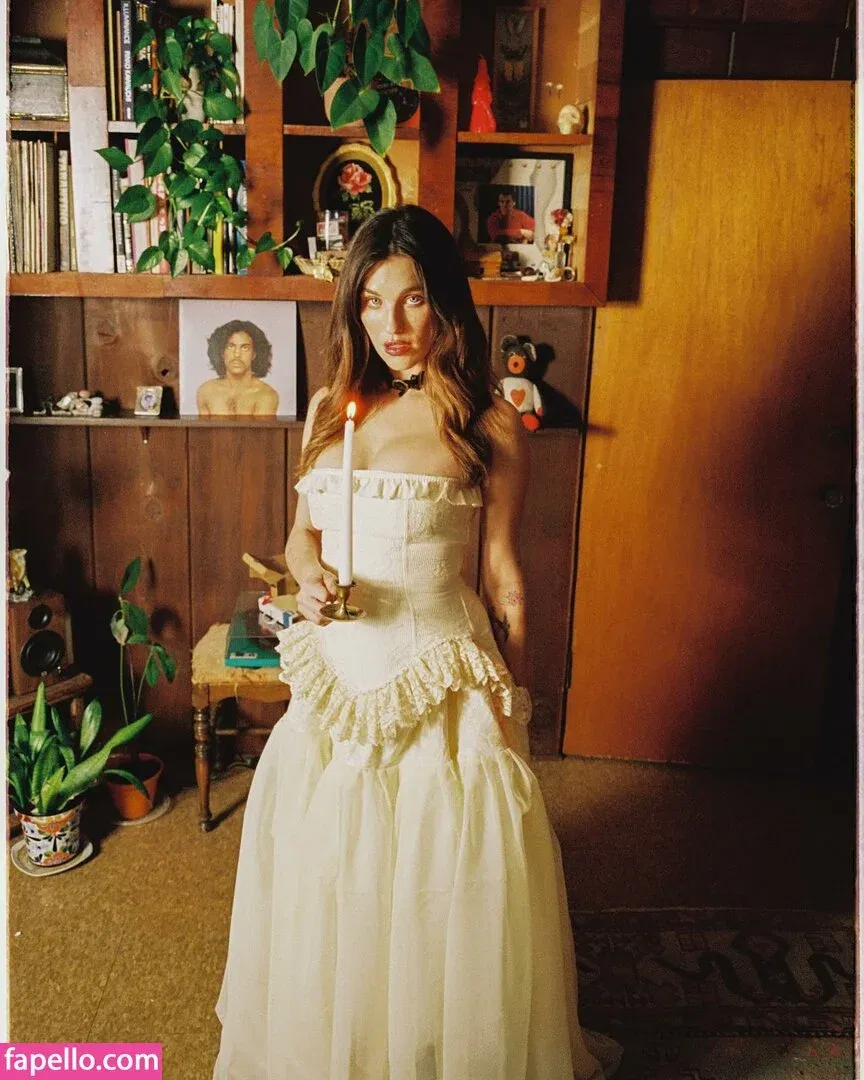 Rainey Qualley Onlyfans Photo Gallery 