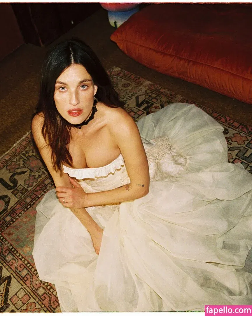 Rainey Qualley Onlyfans Photo Gallery 