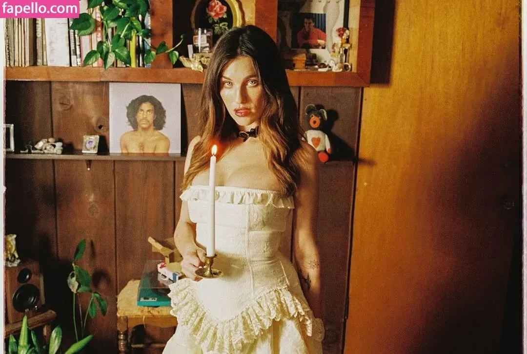 Rainey Qualley Onlyfans Photo Gallery 