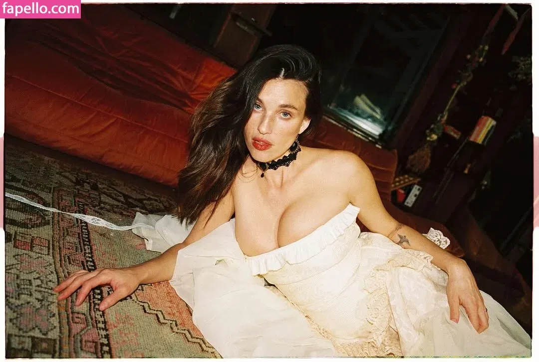 Rainey Qualley Onlyfans Photo Gallery 