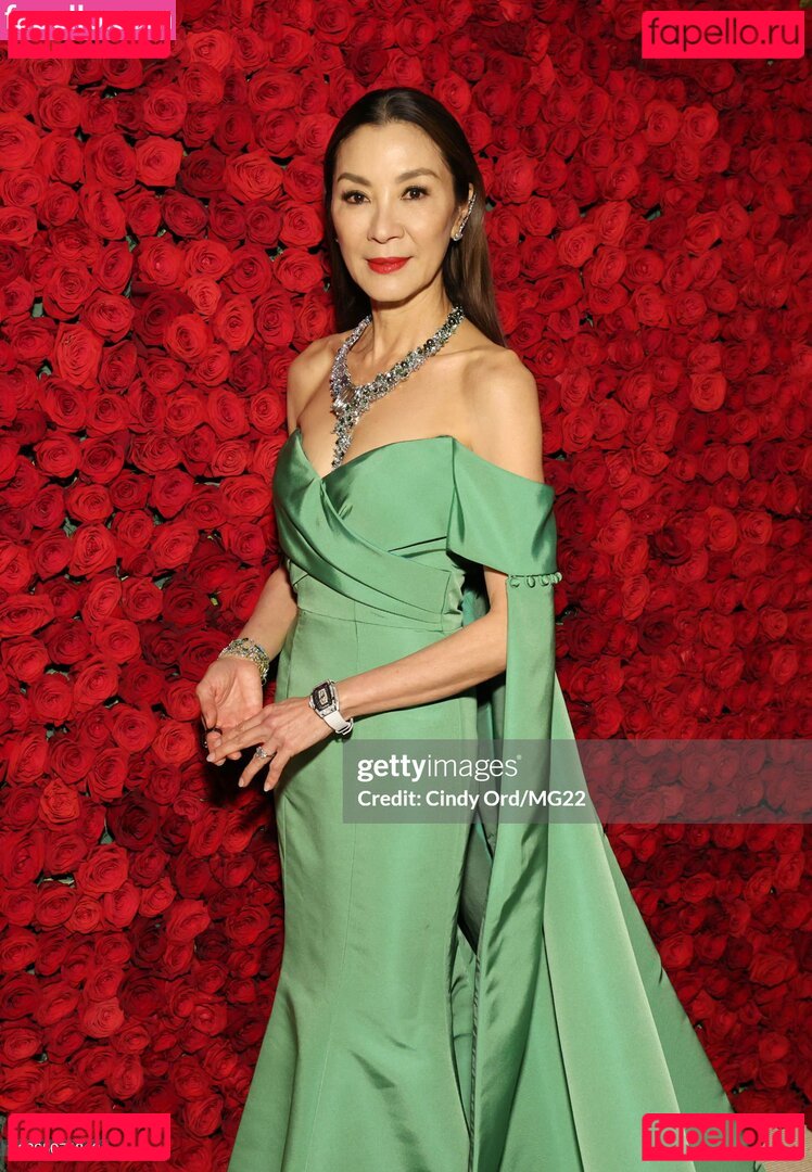Michelle Yeoh Nude Onlyfans Photo 37