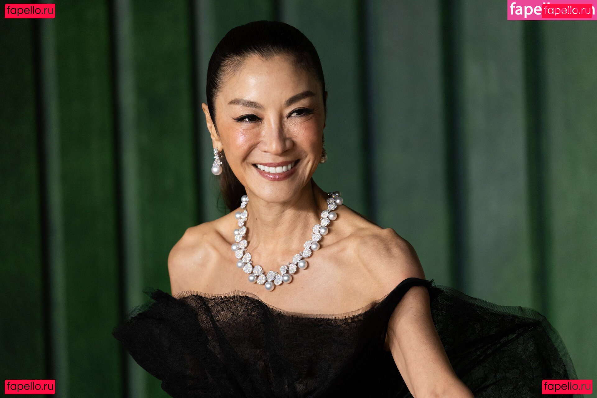 Michelle Yeoh Nude Onlyfans Photo 21