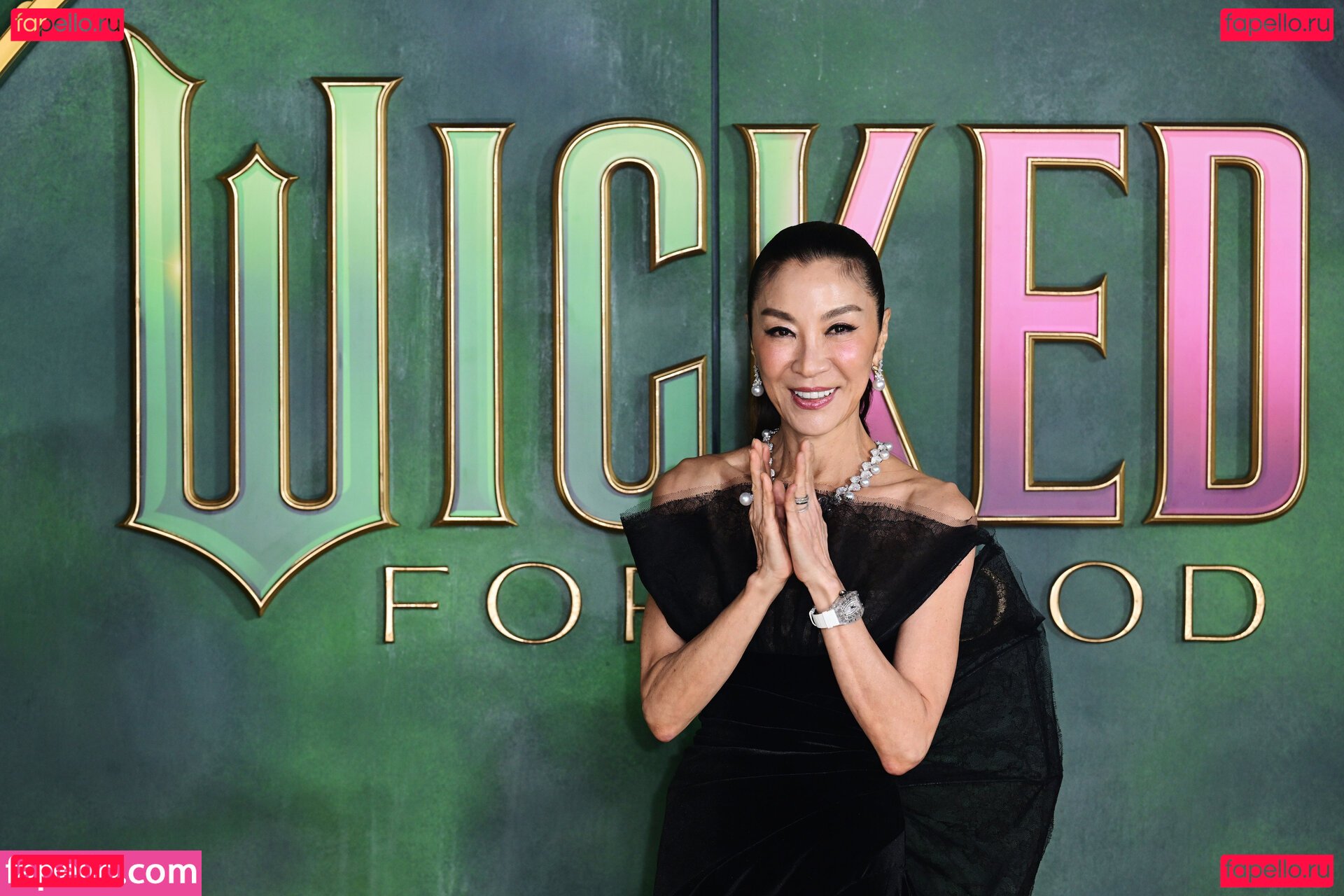 Michelle Yeoh Nude Onlyfans Photo 9