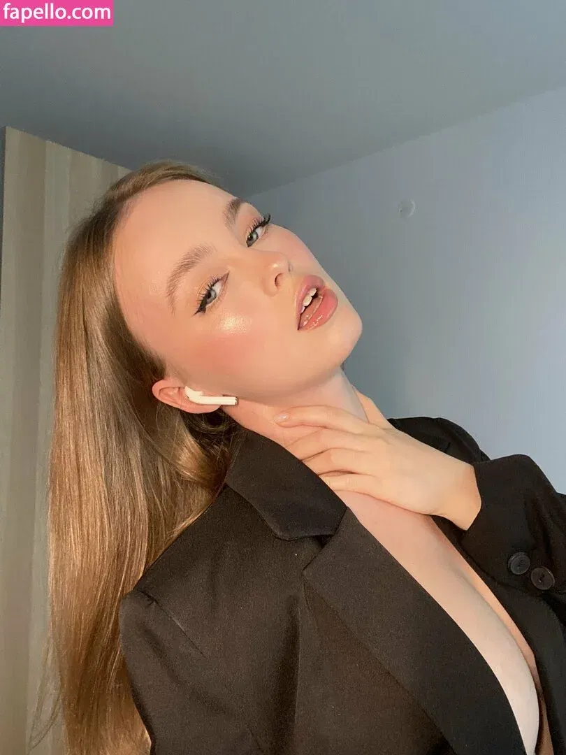 Lumoore Onlyfans Photo Gallery 