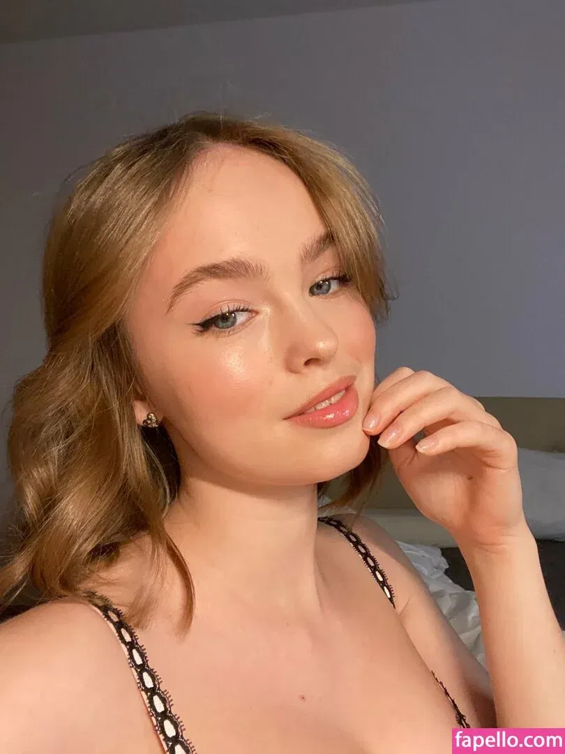 Lumoore Onlyfans Photo Gallery 