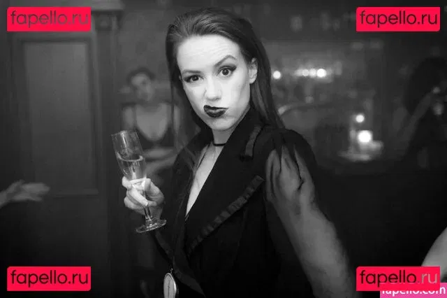 Marisha Ray Onlyfans Photo Gallery 