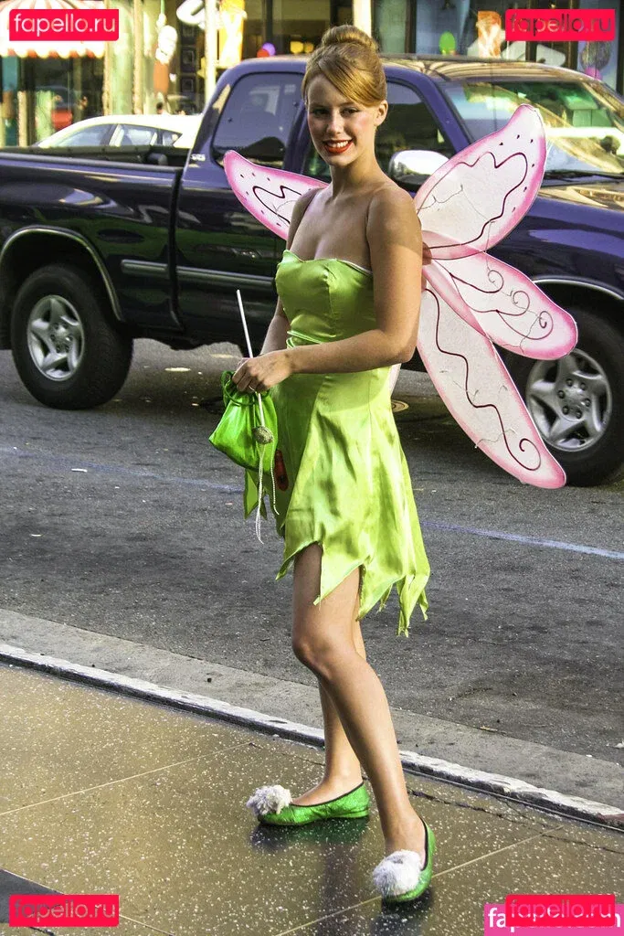 Marisha Ray Onlyfans Photo Gallery 