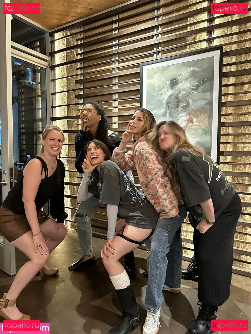 Marisha Ray Onlyfans Photo Gallery 