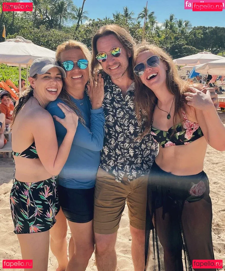 Marisha Ray Onlyfans Photo Gallery 