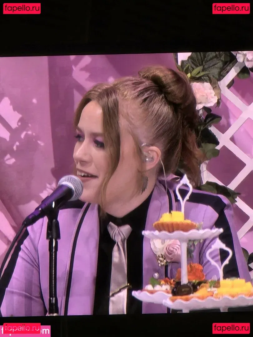 Marisha Ray Onlyfans Photo Gallery 