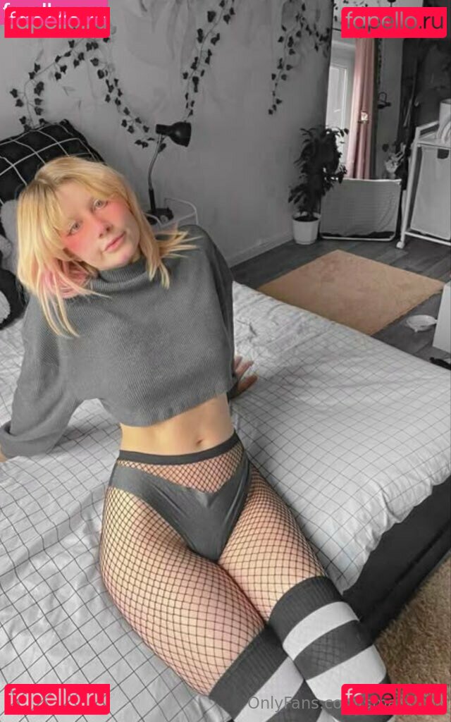 smallkittn Nude Onlyfans Photo 3
