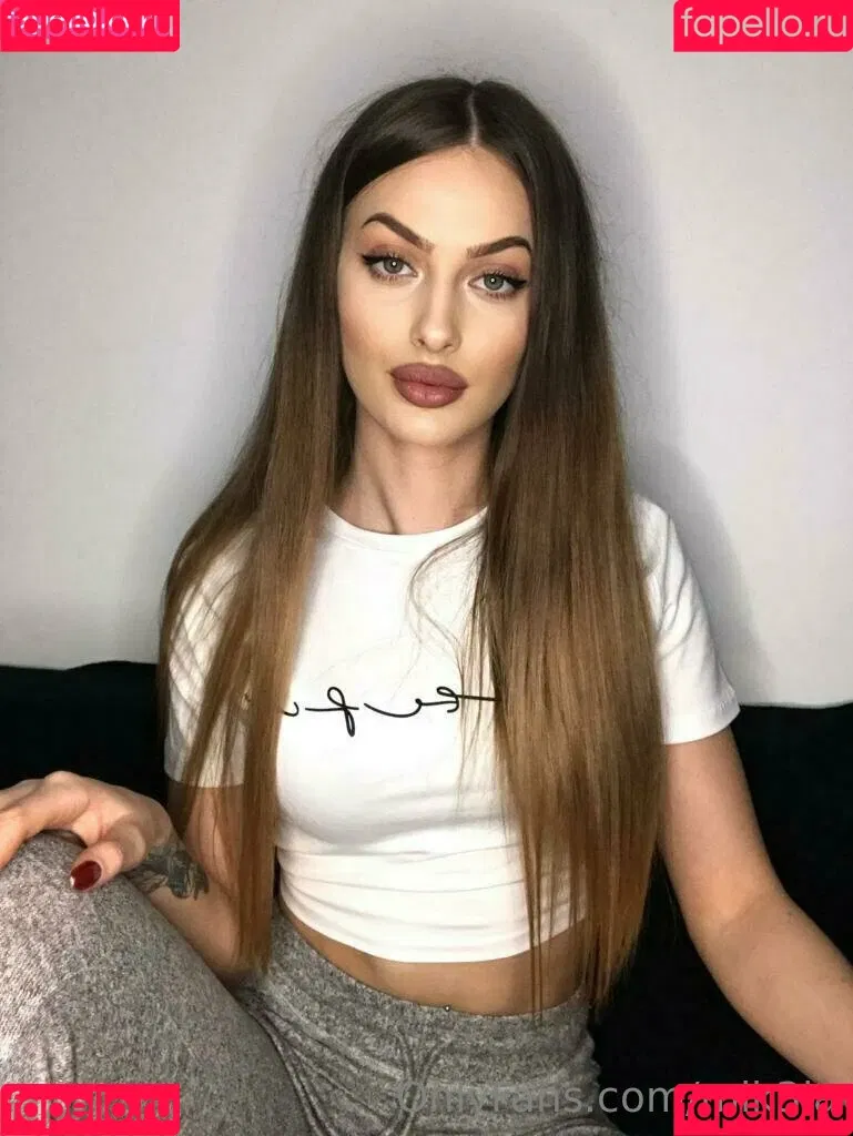 mik3la Onlyfans Photo Gallery 