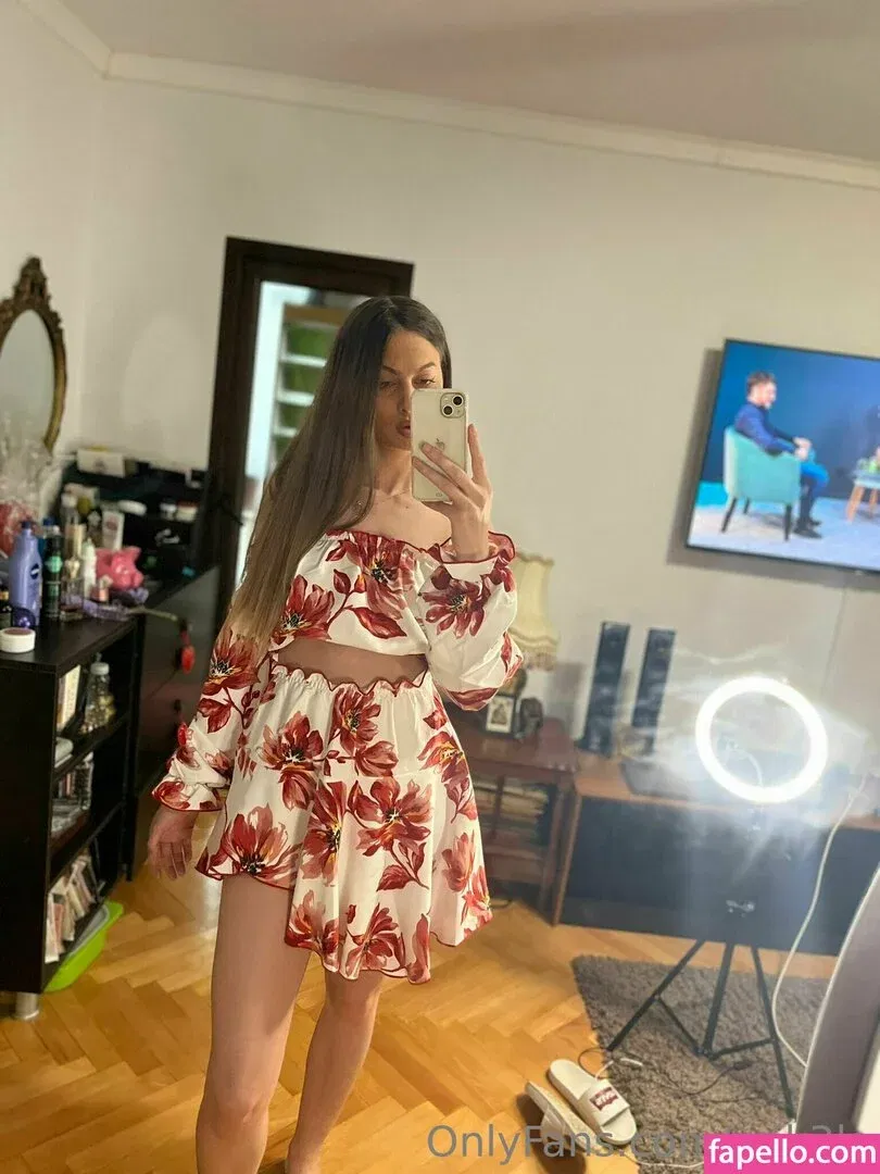 mik3la Onlyfans Photo Gallery 