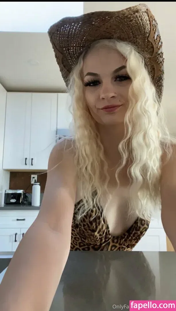 Lyssa Lyssaababii Onlyfans Photo Gallery 