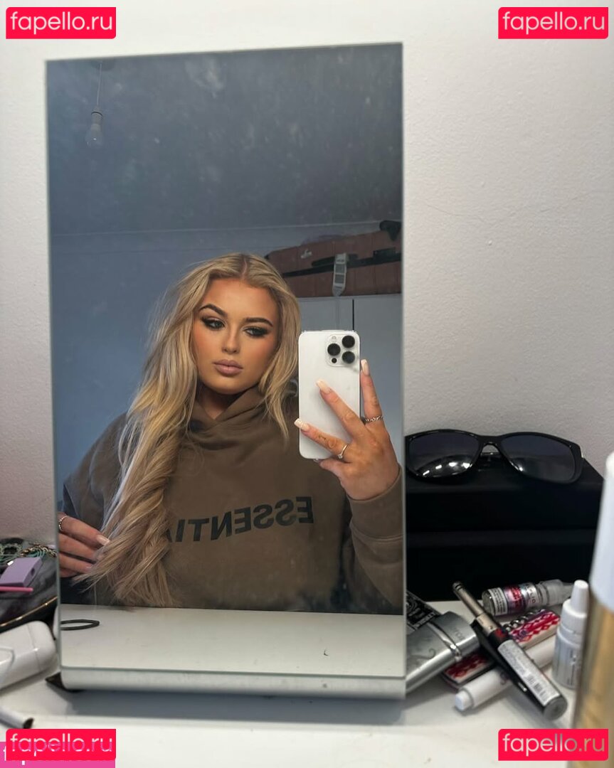 Holly Evans Nude Onlyfans Photo 24