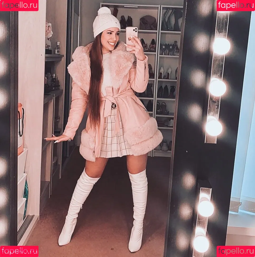 Mizz Ellaa ASMR Onlyfans Photo Gallery 