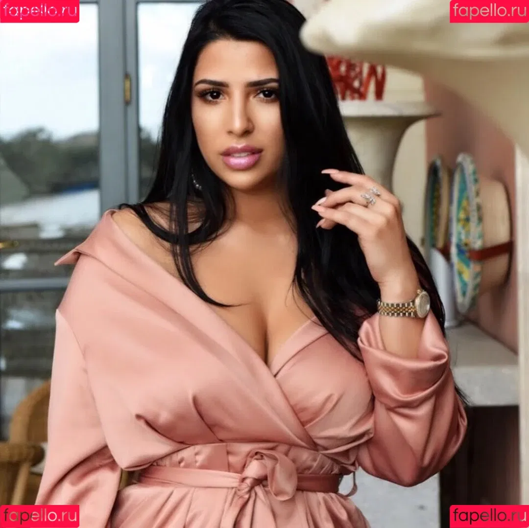 Mizz Ellaa ASMR Onlyfans Photo Gallery 