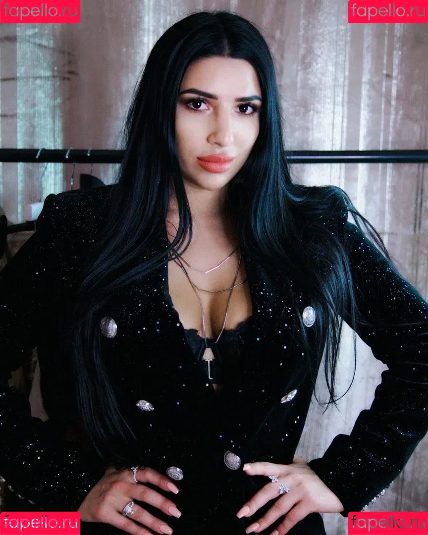 Mizz Ellaa ASMR Onlyfans Photo Gallery 
