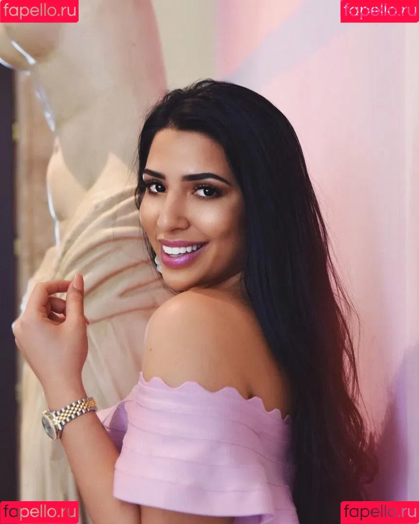 Mizz Ellaa ASMR Onlyfans Photo Gallery 