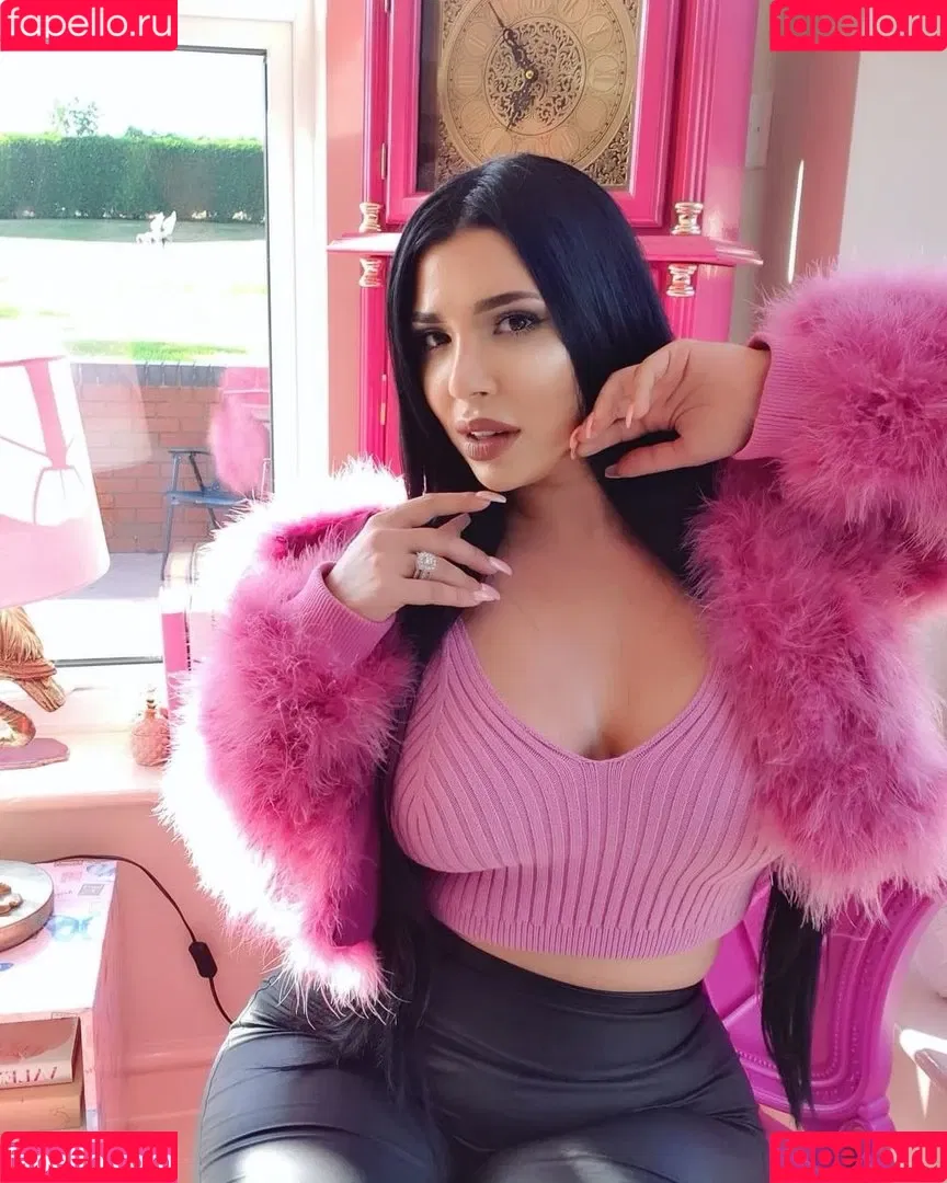 Mizz Ellaa ASMR Onlyfans Photo Gallery 