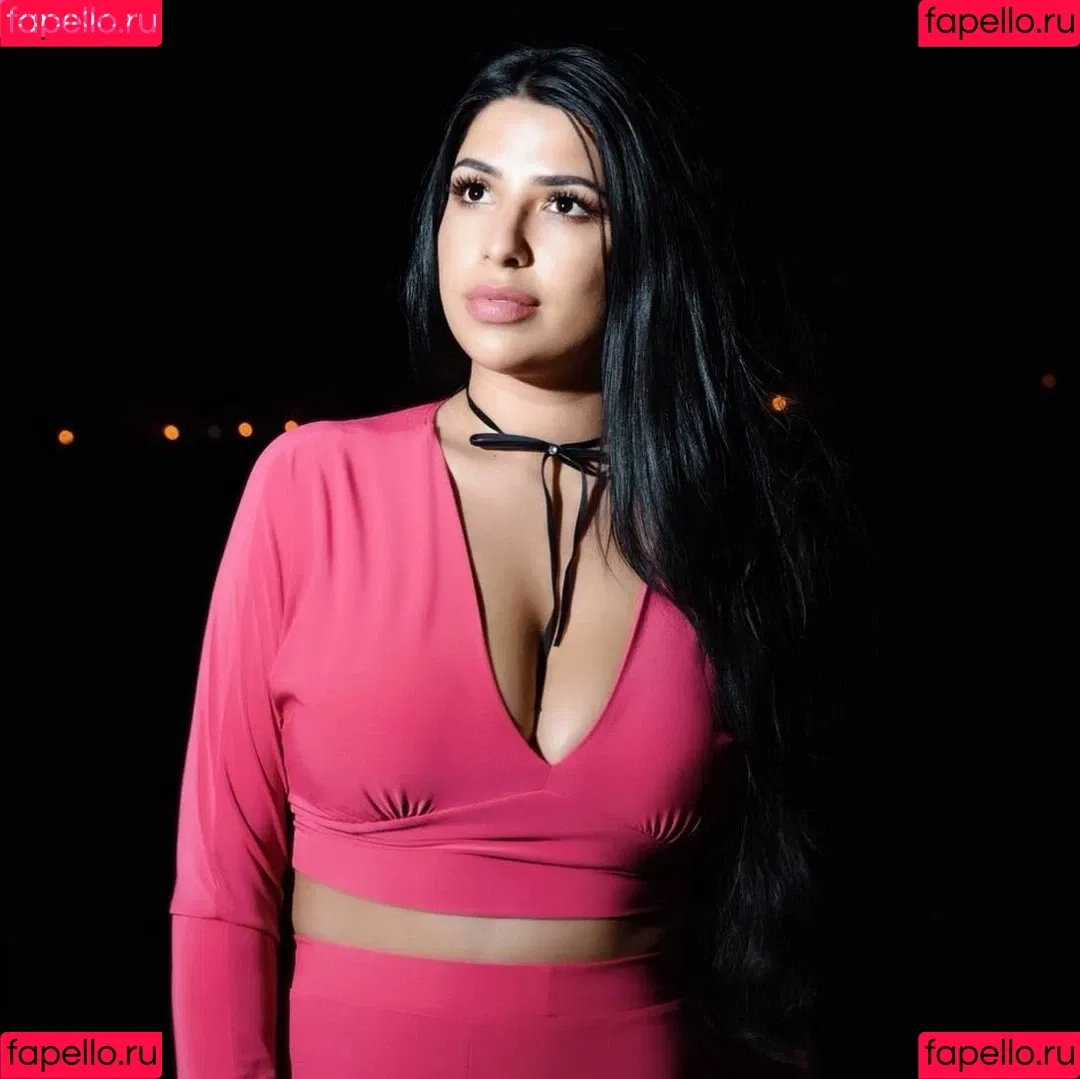 Mizz Ellaa ASMR Onlyfans Photo Gallery 