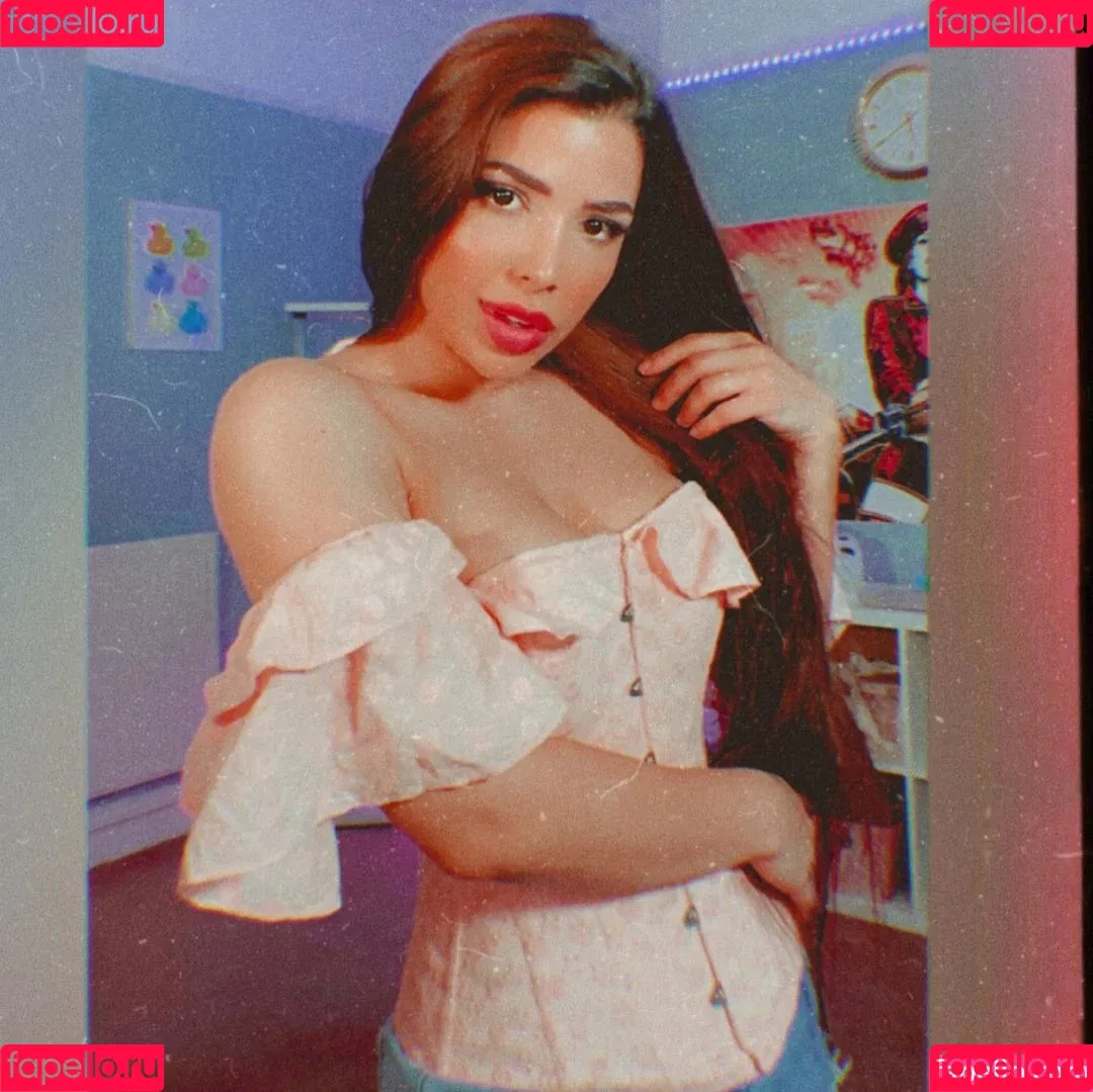 Mizz Ellaa ASMR Onlyfans Photo Gallery 