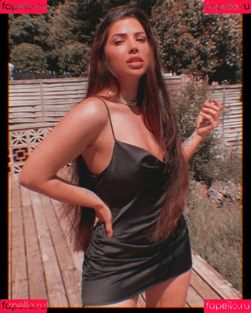 Mizz Ellaa ASMR Onlyfans Photo Gallery 