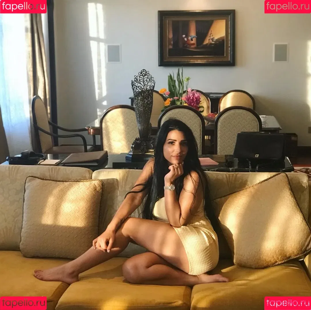 Mizz Ellaa ASMR Onlyfans Photo Gallery 