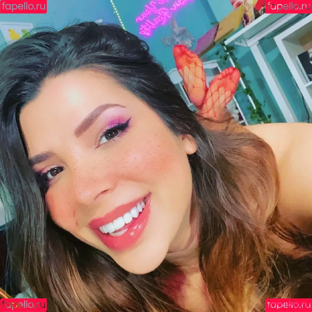 Mizz Ellaa ASMR Onlyfans Photo Gallery 