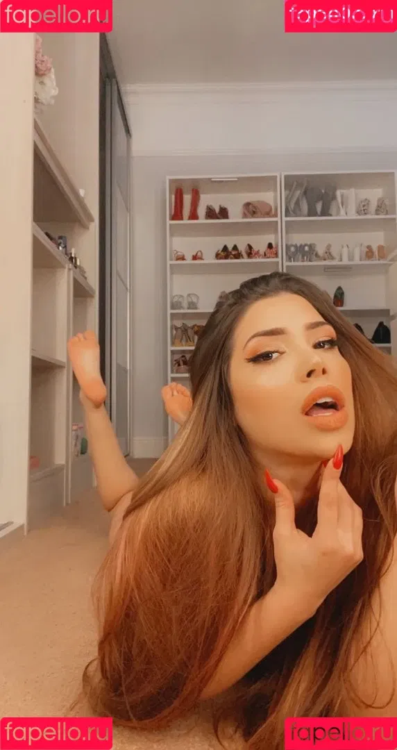 Mizz Ellaa ASMR Onlyfans Photo Gallery 