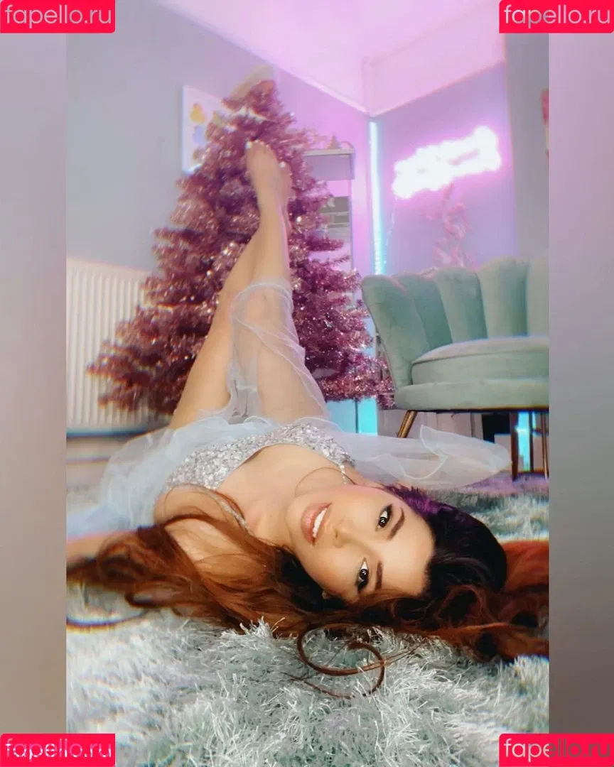 Mizz Ellaa ASMR Onlyfans Photo Gallery 