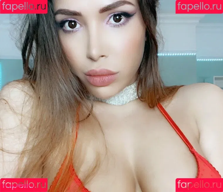Mizz Ellaa ASMR Onlyfans Photo Gallery 