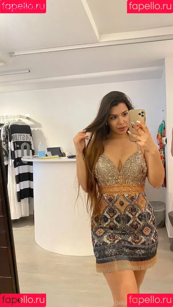 Mizz Ellaa ASMR Onlyfans Photo Gallery 