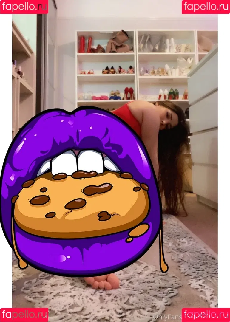 Mizz Ellaa ASMR Onlyfans Photo Gallery 