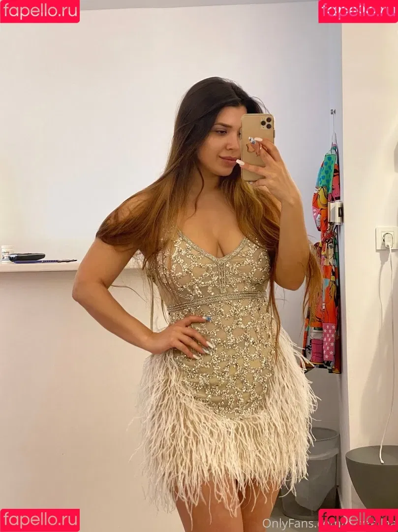 Mizz Ellaa ASMR Onlyfans Photo Gallery 