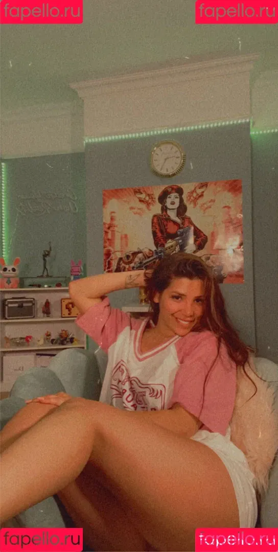 Mizz Ellaa ASMR Onlyfans Photo Gallery 