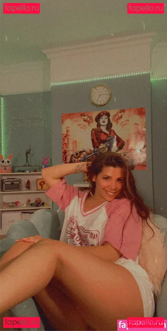 Mizz Ellaa ASMR Onlyfans Photo Gallery 