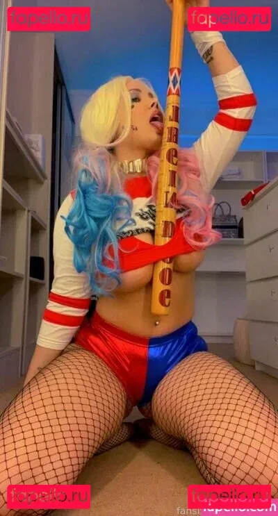 Mizz Ellaa ASMR Onlyfans Photo Gallery 