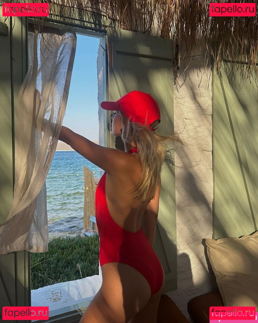 Cemre Solmaz Nude Onlyfans Photo 11