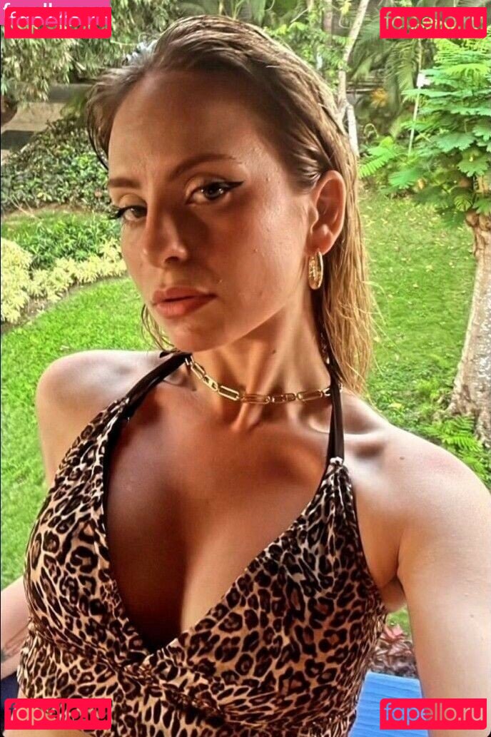 Cemre Solmaz Nude Onlyfans Photo 7