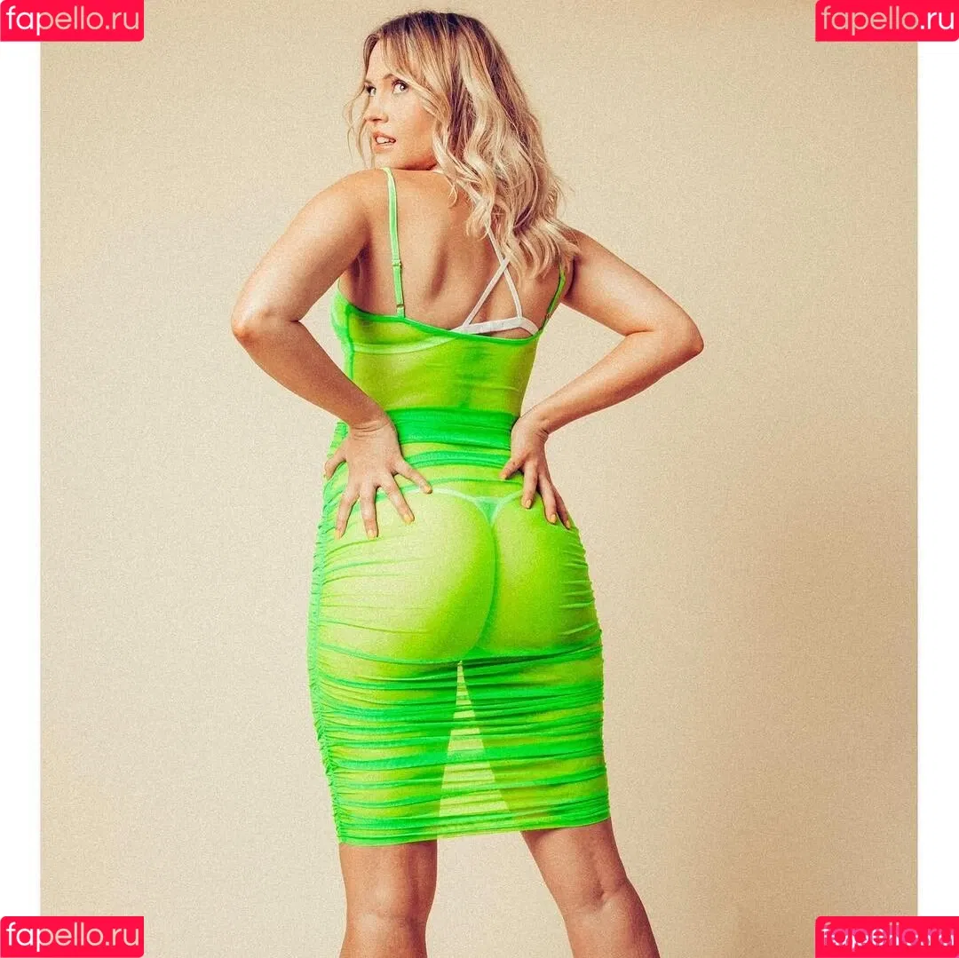 Whitney Moore Onlyfans Photo Gallery 