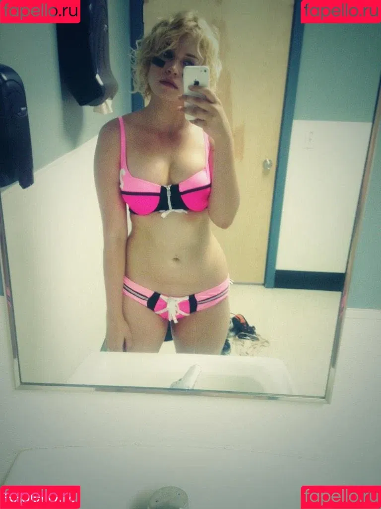 Whitney Moore Onlyfans Photo Gallery 