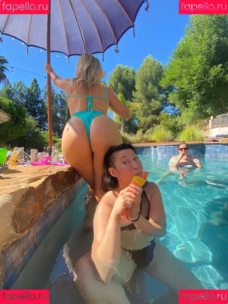 Whitney Moore Onlyfans Photo Gallery 