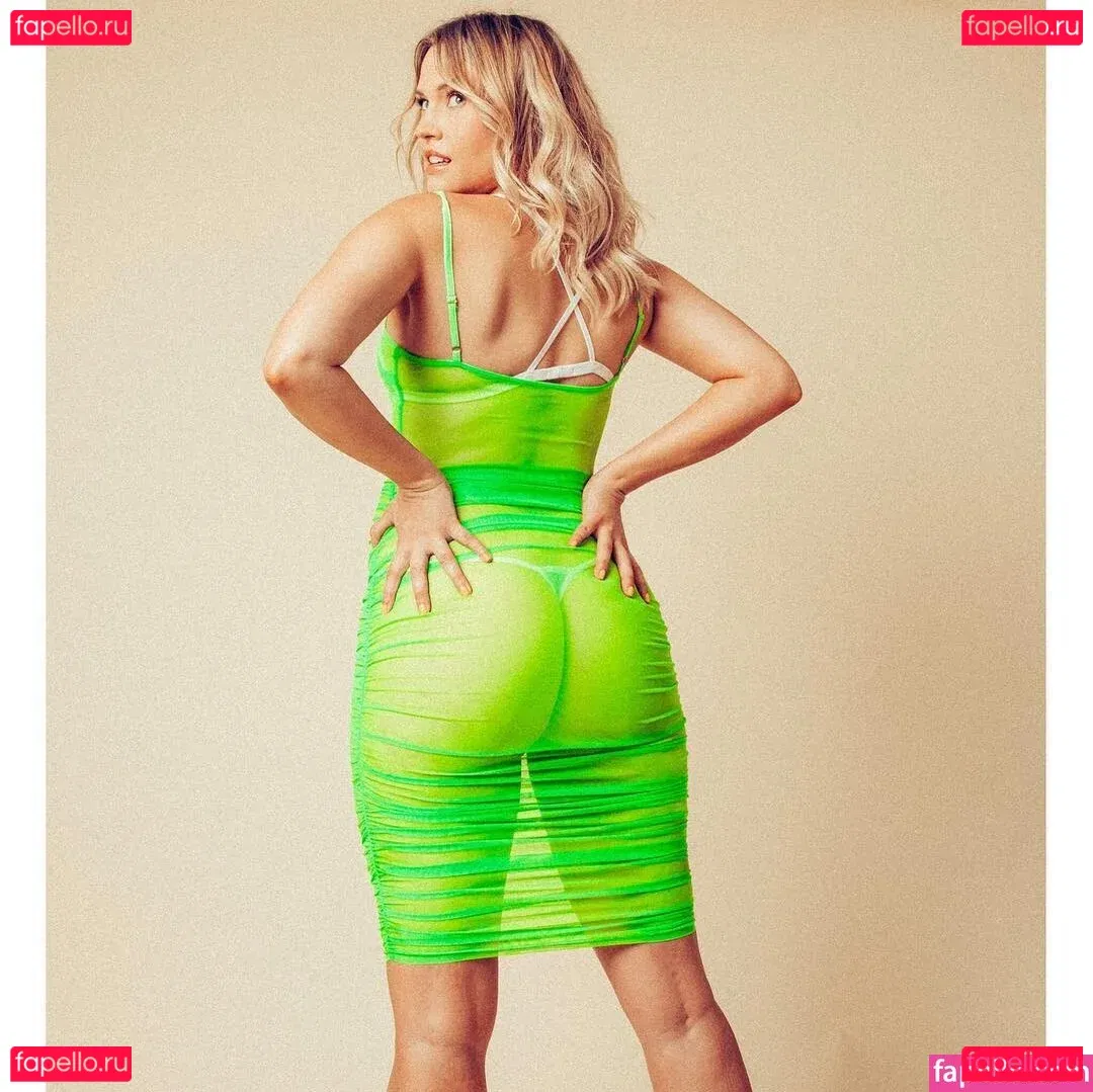 Whitney Moore Onlyfans Photo Gallery 