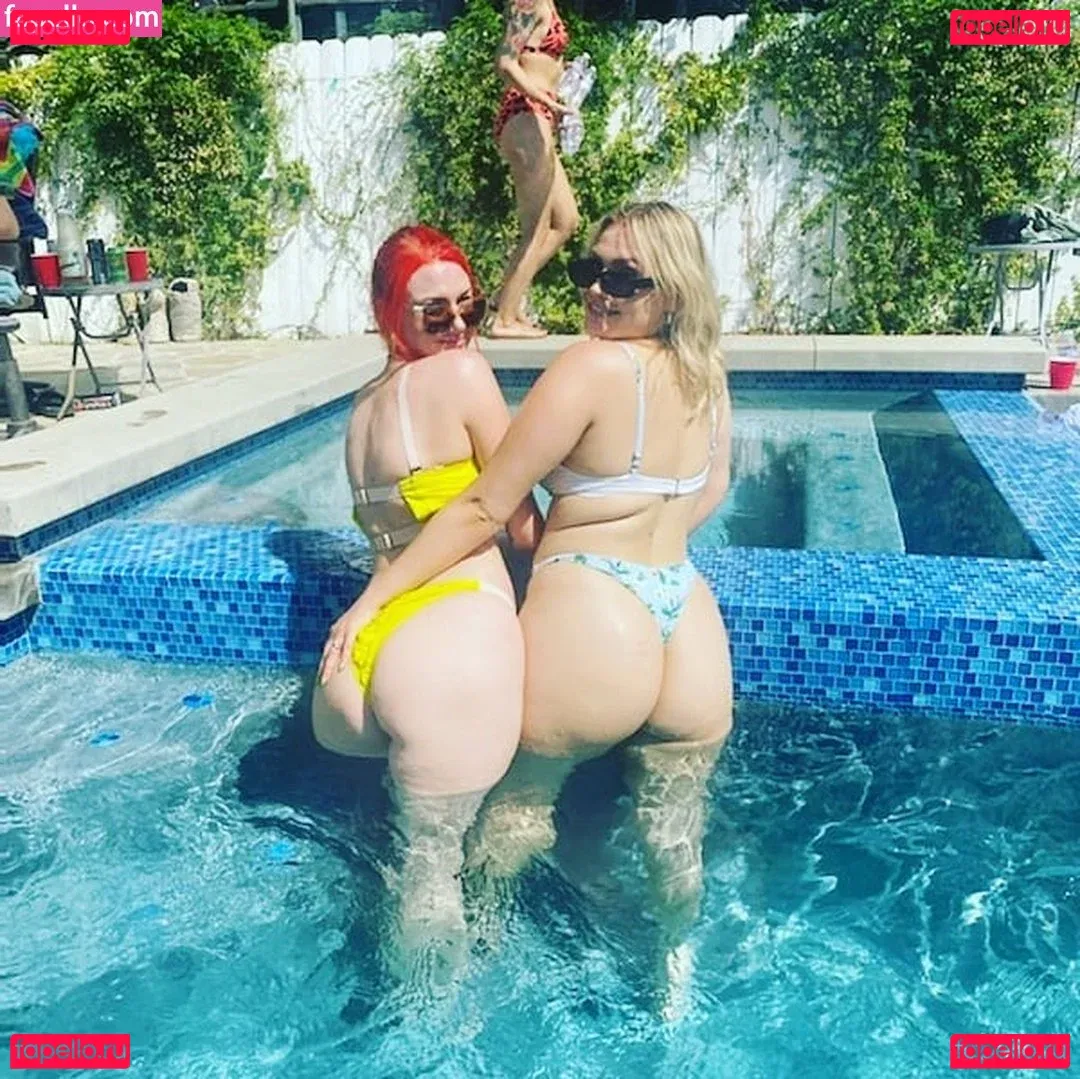 Whitney Moore Onlyfans Photo Gallery 